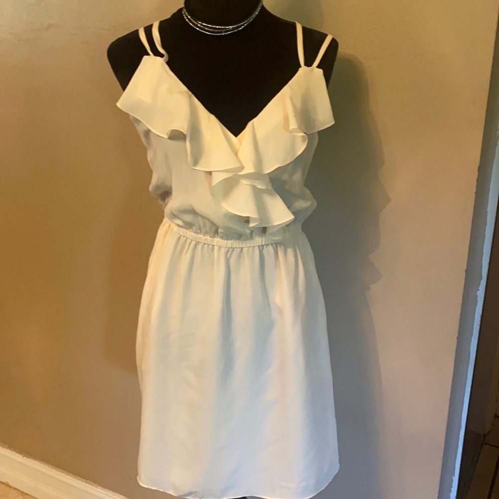 BCBG generation cute creme dress